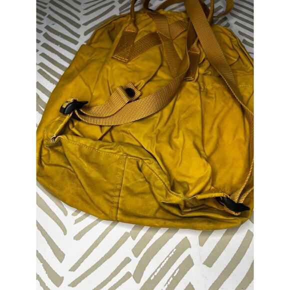 Fjallraven Kanken Backpack Zippered Adjustable Straps Yellow - Picture 6 of 8